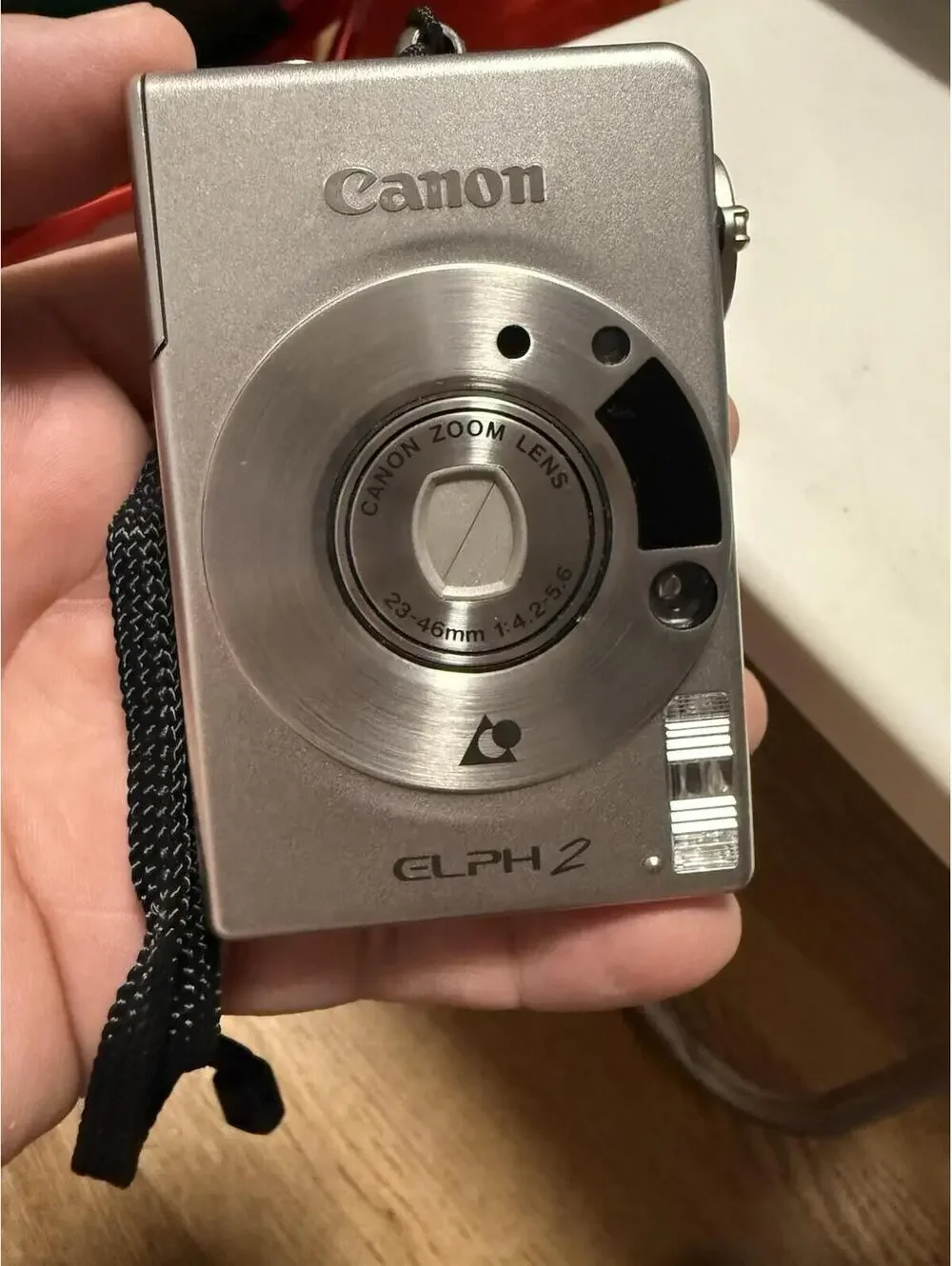 CANON ELPH 2 - POINT & SHOOT CAMERA WITH POUCH, MANUAL, BOX,